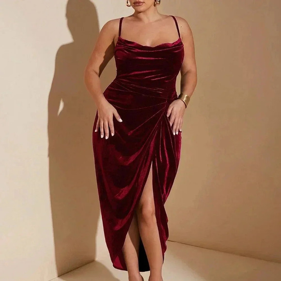 Burgundy Party Women's Plus Size Slit Maxi Velvet Spaghetti Strap Dress - Picture 5 of 6